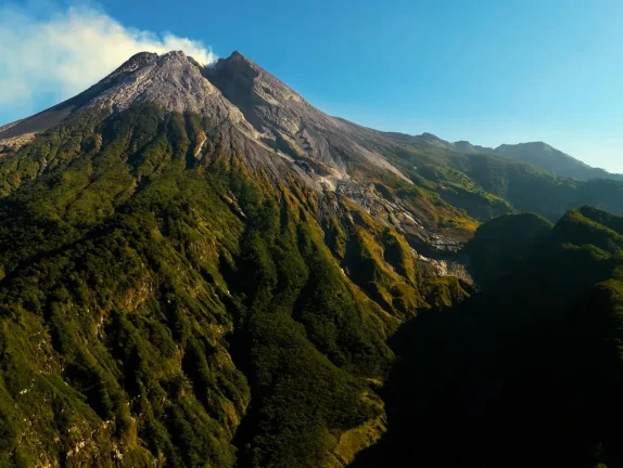 City Tour 9 Puthuk Setumbu – Candi Borobudur – Merapi Lava Tour