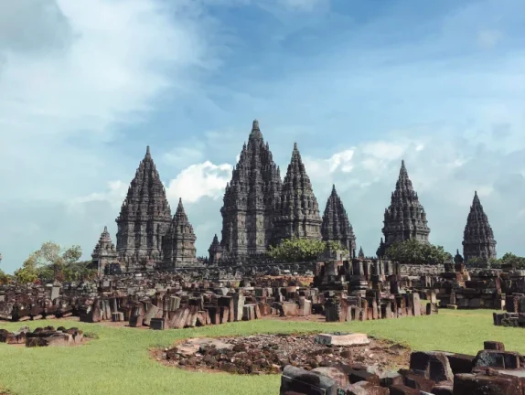 City Tour 3 Candi Prambanan – Ratu Boko – Tebing Breksi