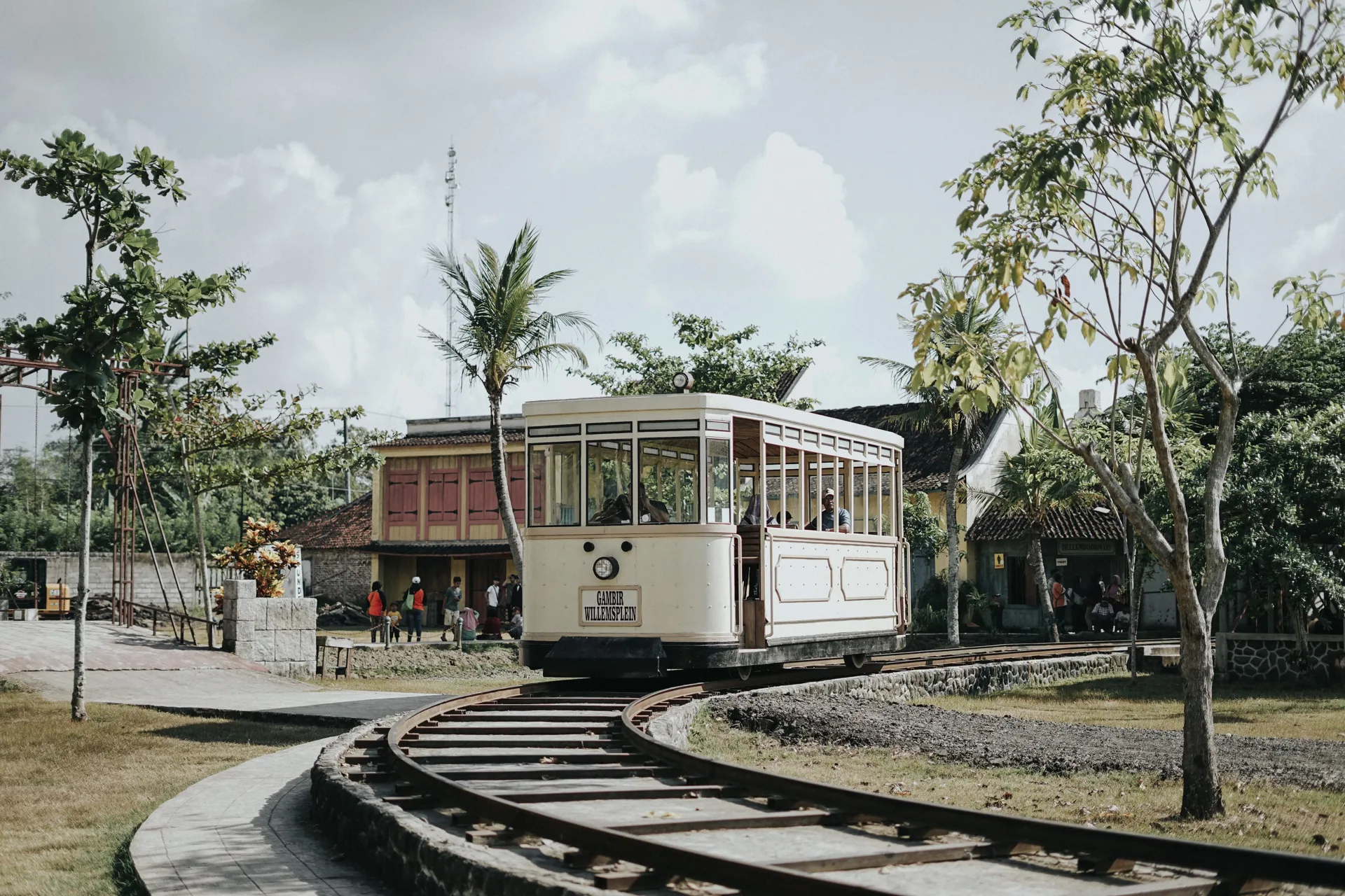 City Tour 6 Taman Sari – Studio Alam Gamplong – Omah Cantrik